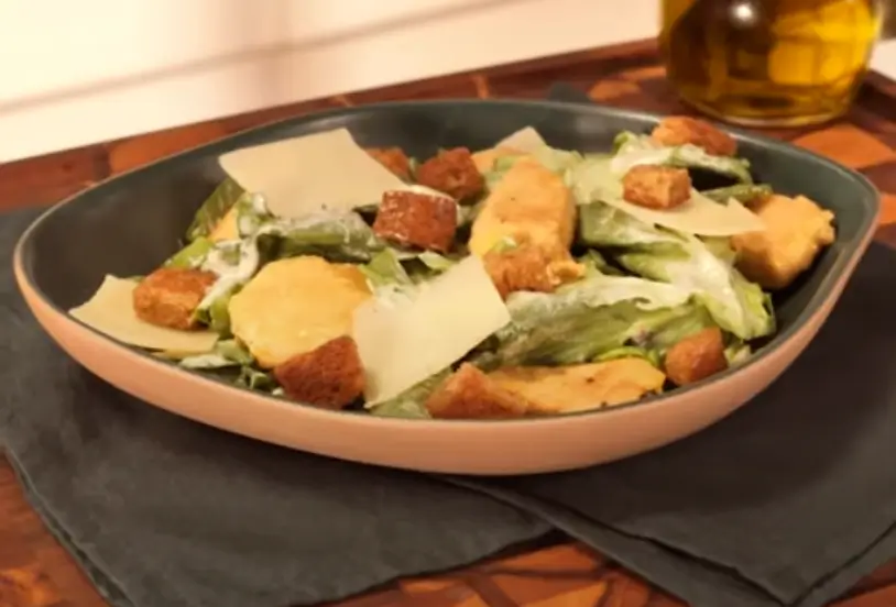 Salada Caesar com Frango